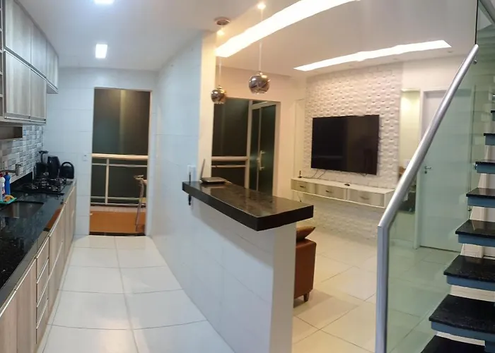 Cobertura duplex, com duas suítes e piscina